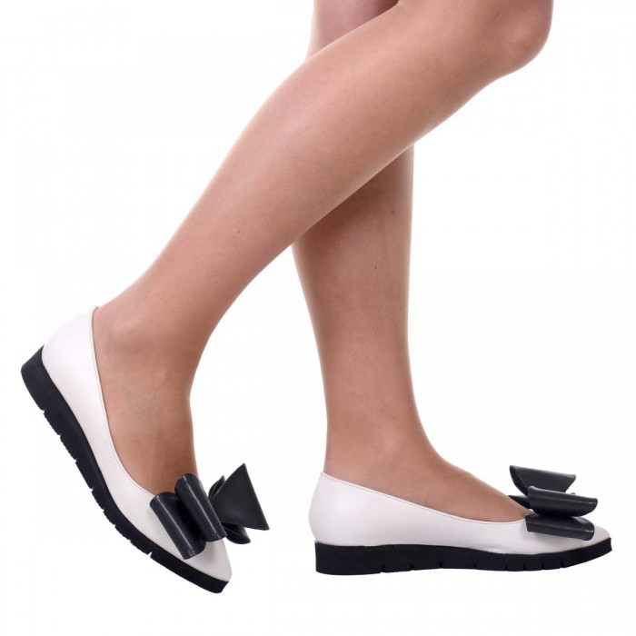 Balerini din Piele Naturala Alb-Bej si Funda Neagra - Cod L62