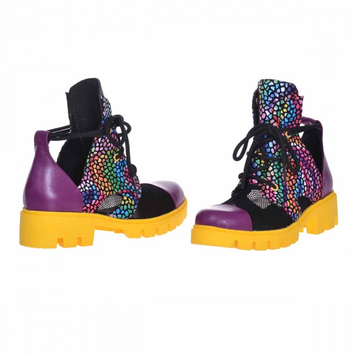 Ghete Decupate din Piele Naturala Multicolora si Plasa - Cod B338